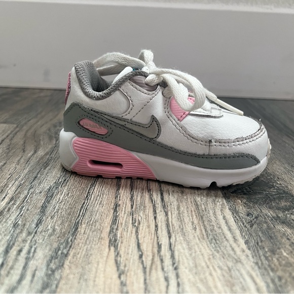 Nike Air Max ‘90 Pink & Silver Toddler Sneakers 💗 - Picture 2 of 2